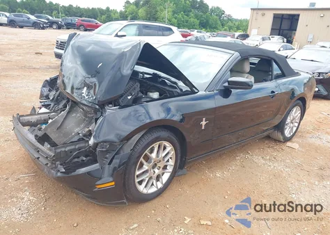2013 Ford Mustang V6 Premium from USA, damaged, VIN 1ZVBP8EM0D5205533